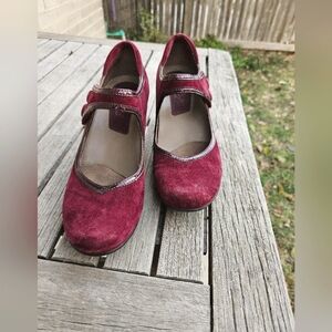 Used Earthies suede Mary Jane's sz 8.5